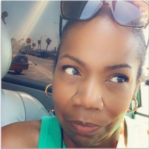 Meet your Posher, Ela